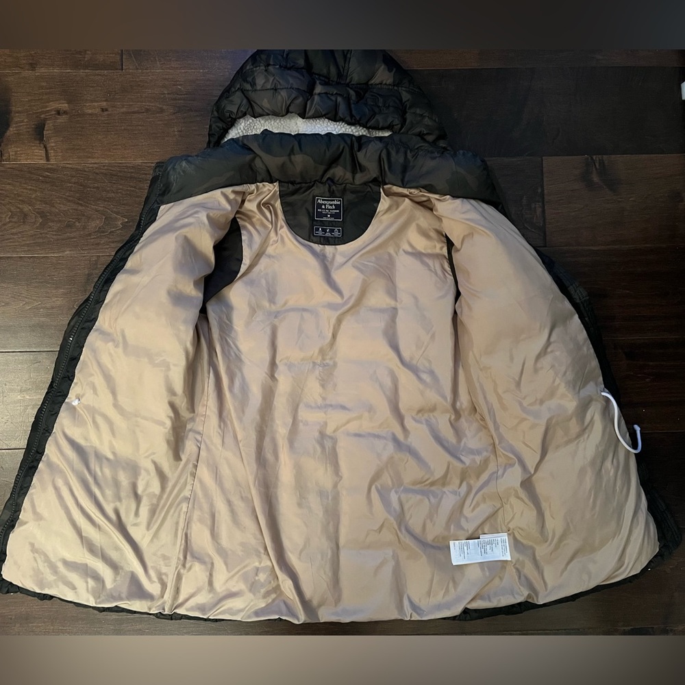 Abercrombie & Fitch- Size M- Camo Down Jacket - image 3
